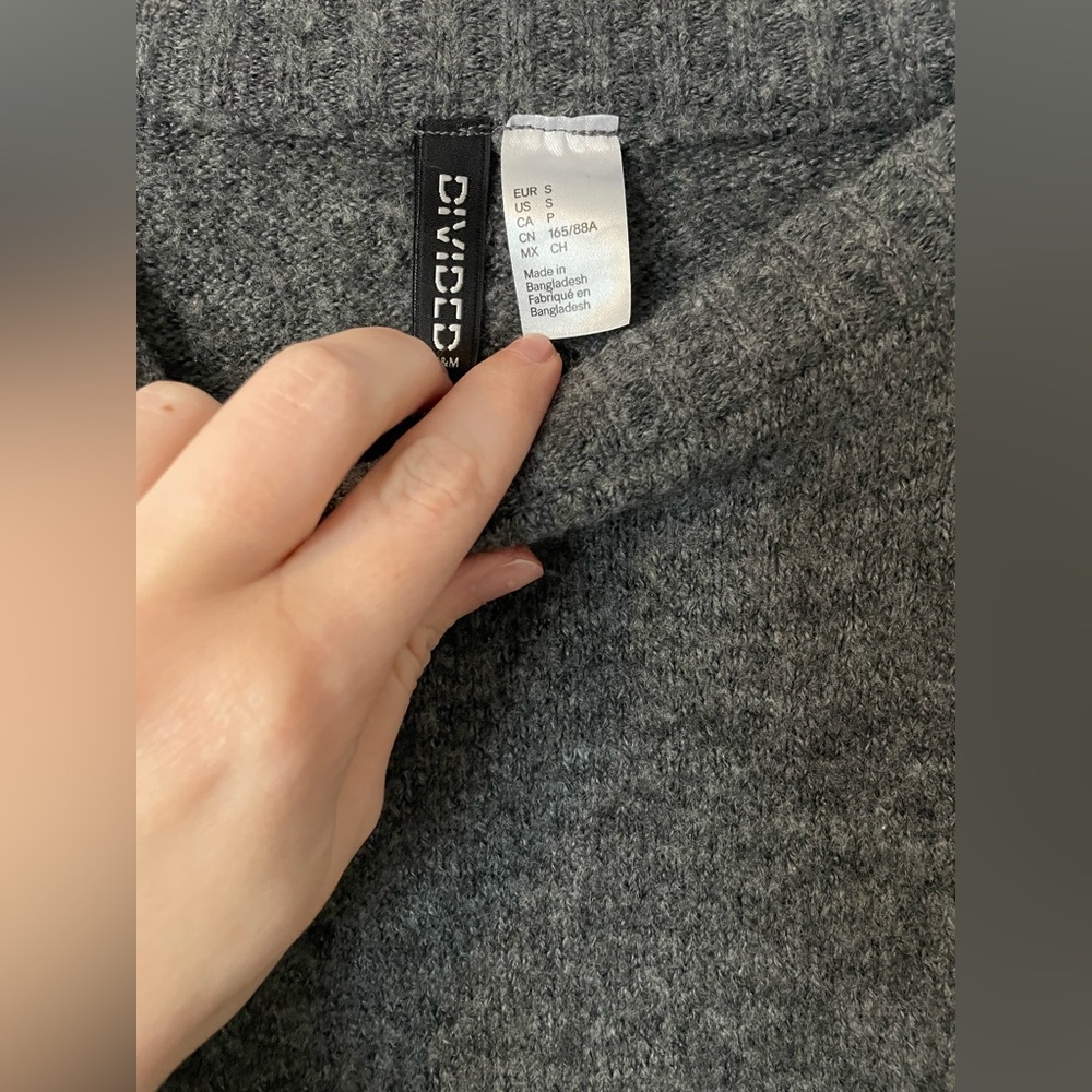 Sweater - Picture 3 of 3